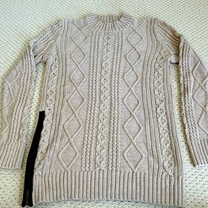 EUC Banana Republic cable knit tunic sweater size Small, leather side zip detail
